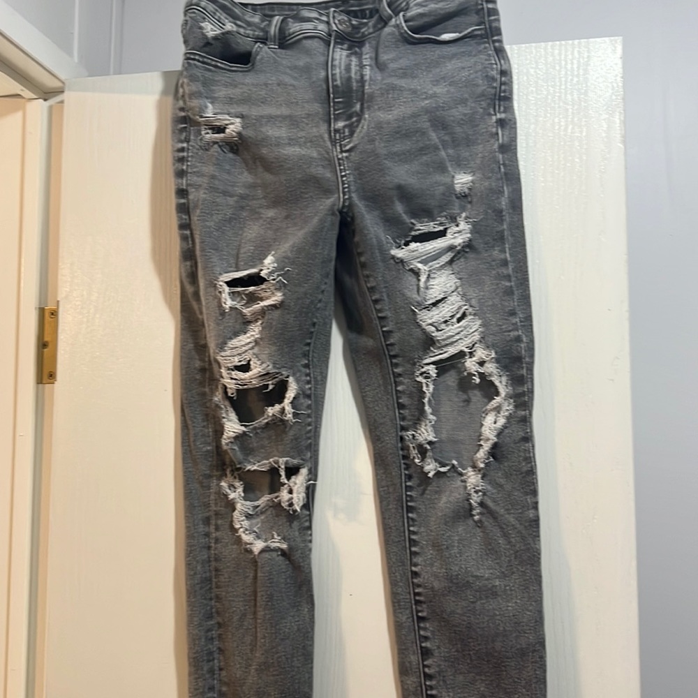 american eagle ripped jeans